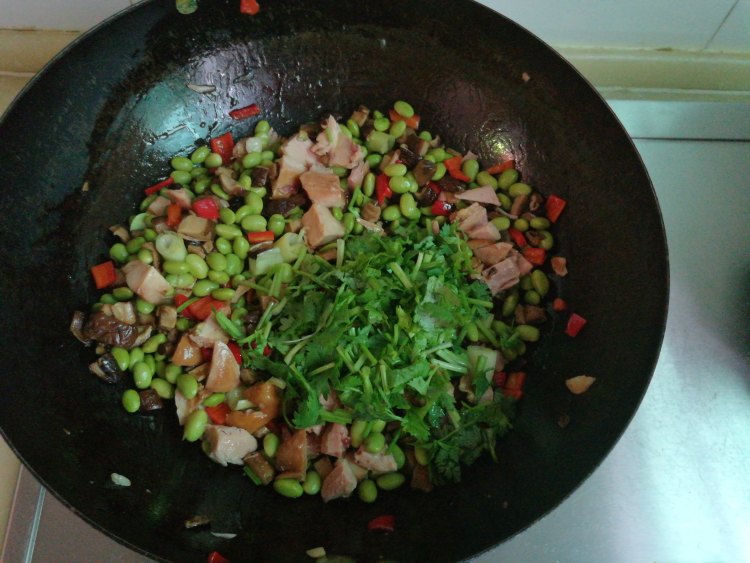 毛豆香菇炒鸭丁步骤8