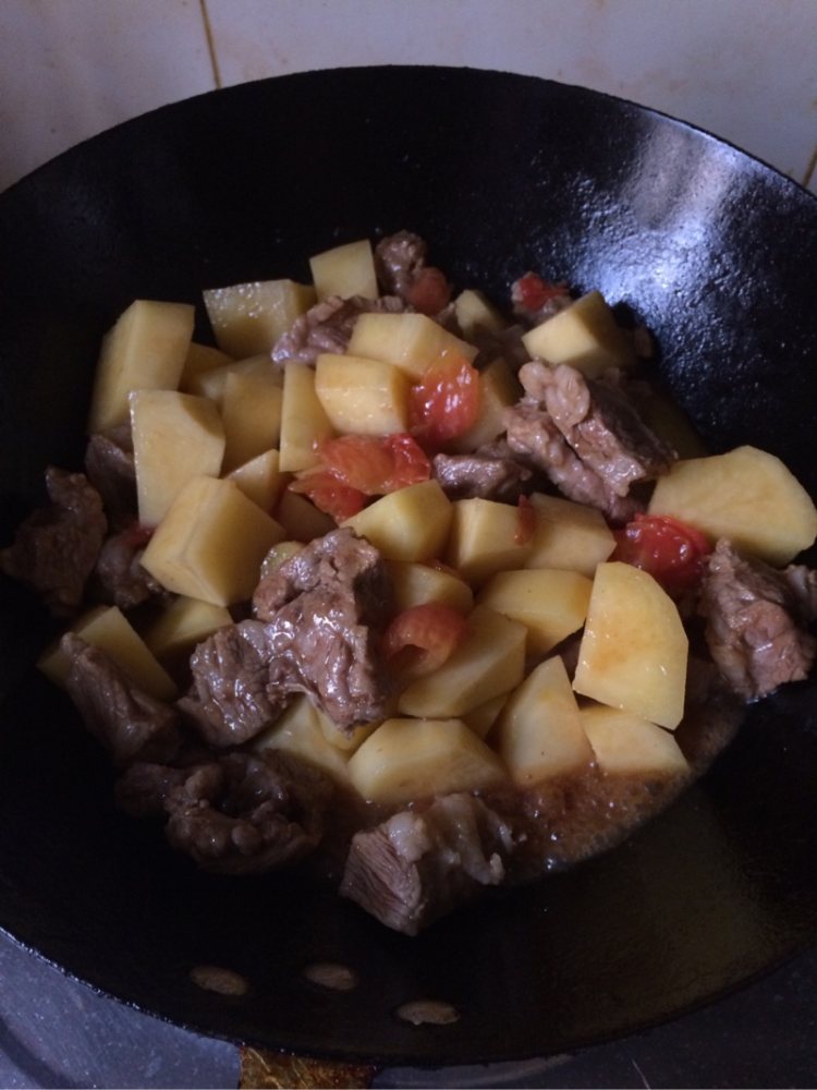 西红柿牛肉炖土豆步骤6