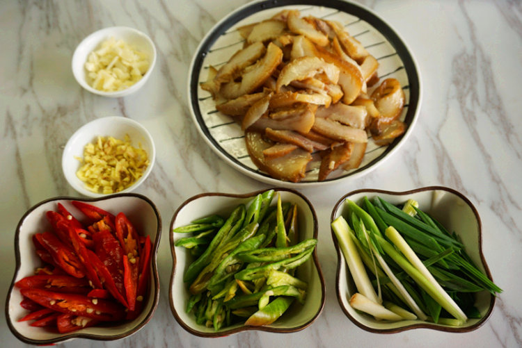 辣炒卤肉步骤2