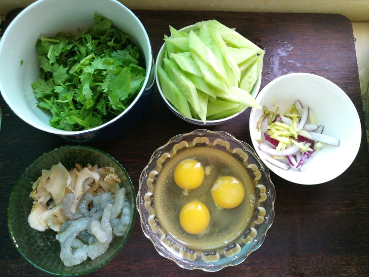 海鲜瓜片鸡蛋步骤1