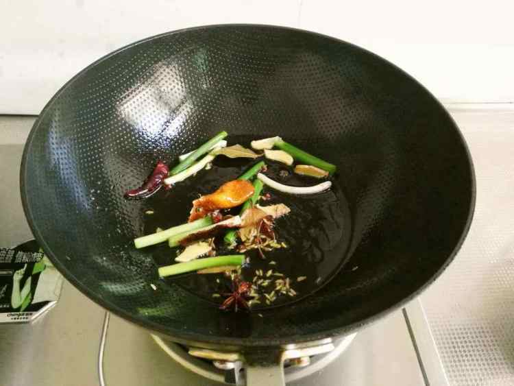 萝卜炖排骨步骤2