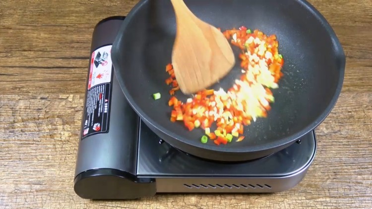 四季餐桌|味极凉拌皮步骤3