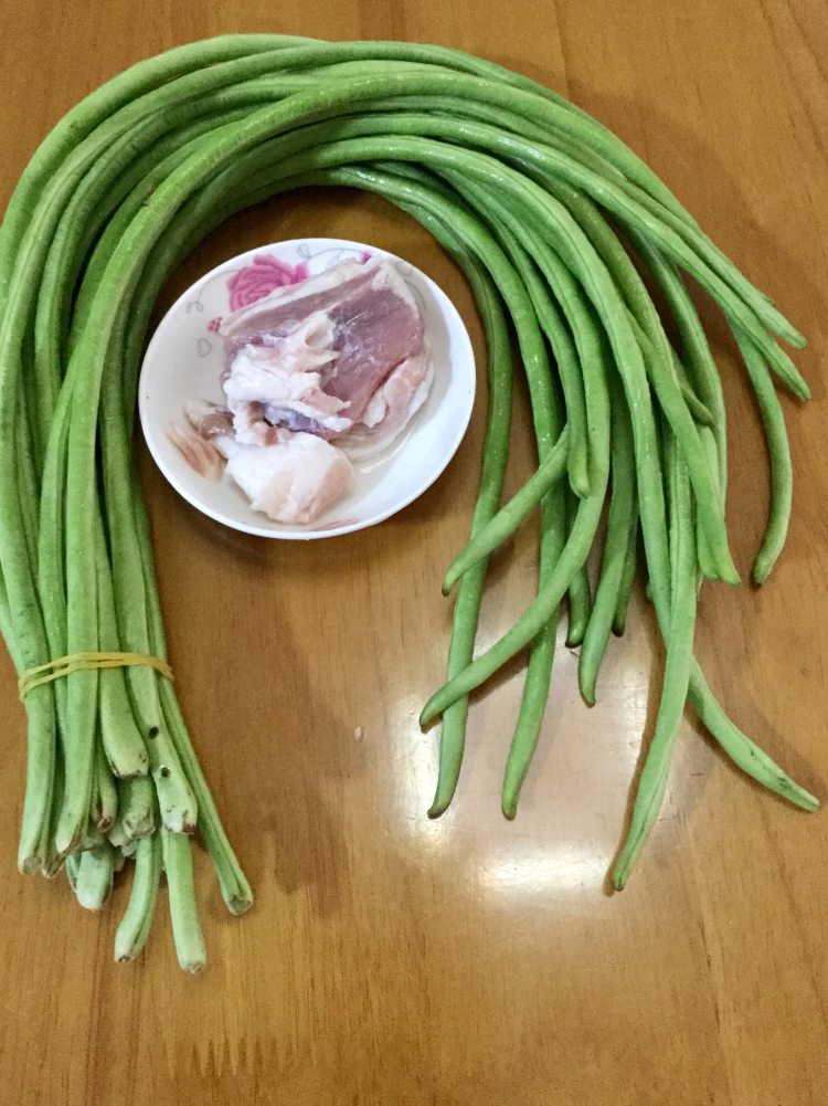 肉炒豆角步骤1