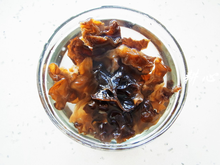 毛豆仁木耳羹步骤3