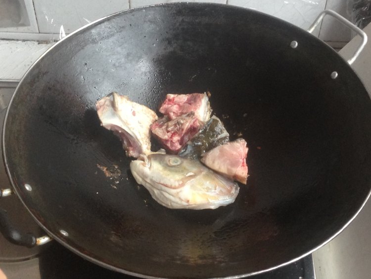 白贝鱼头豆腐汤步骤5