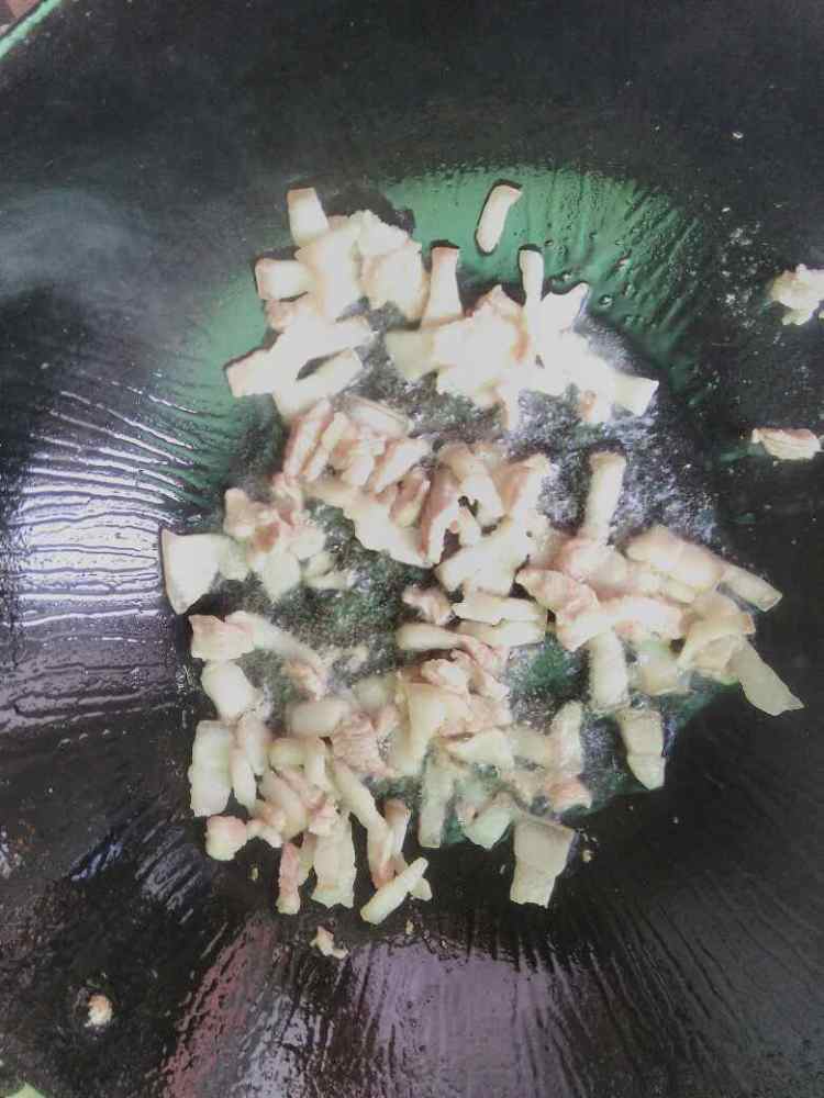 豆角炒肉步骤3