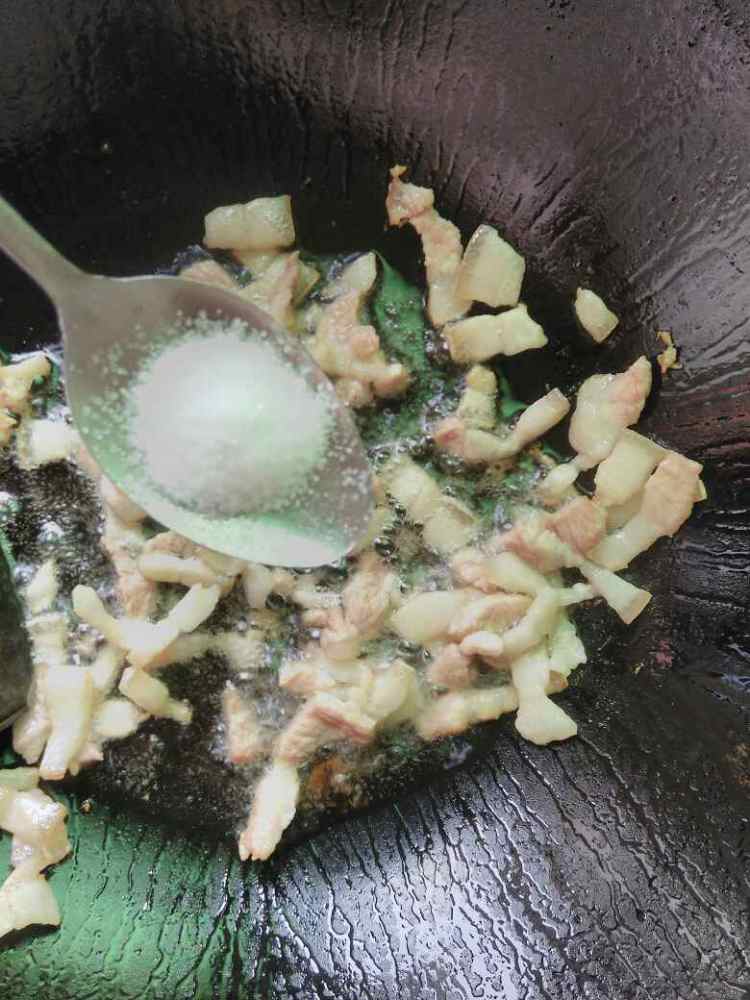 豆角炒肉步骤4