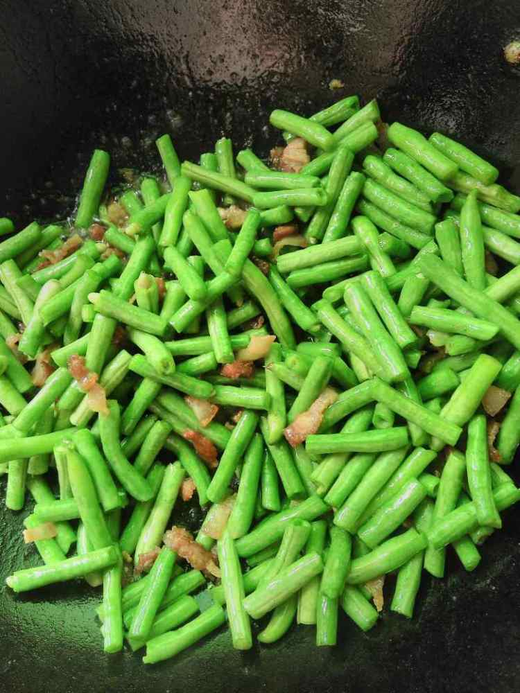 豆角炒肉步骤8