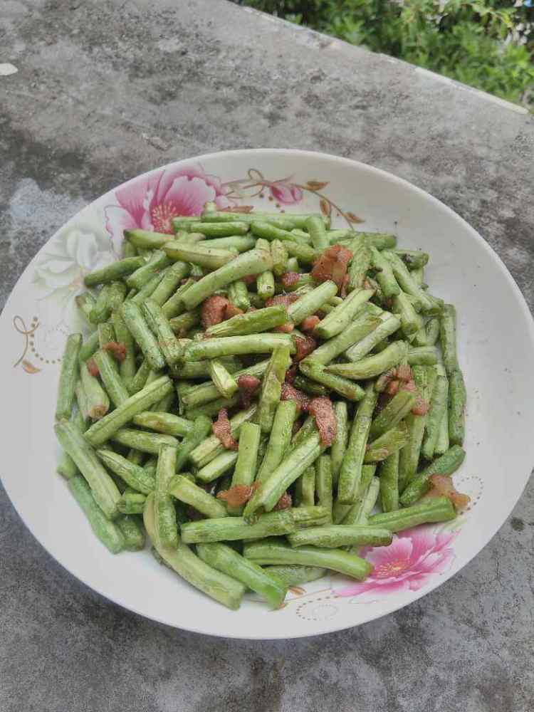 豆角炒肉步骤9