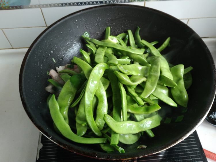 青椒烧四季豆步骤5