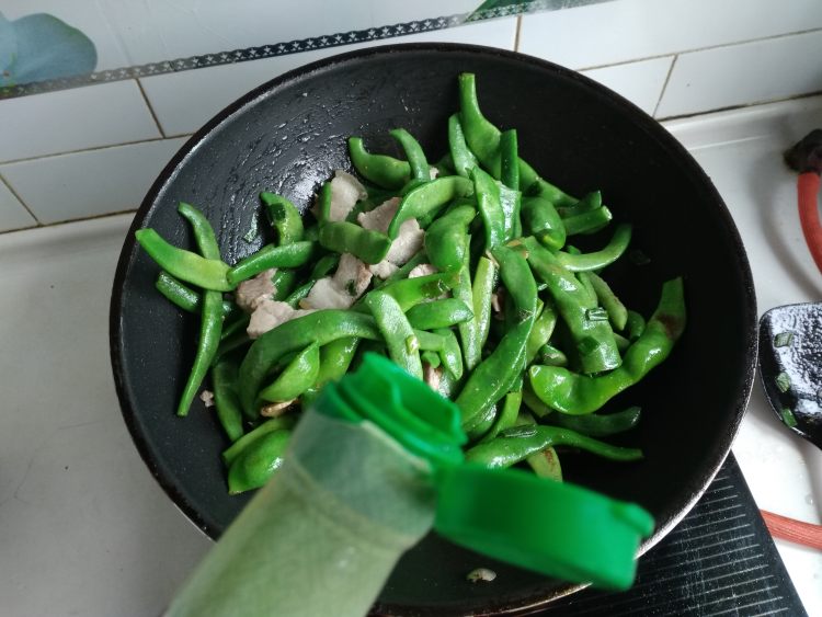 青椒烧四季豆步骤7