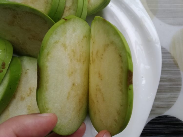 炸茄盒步骤2