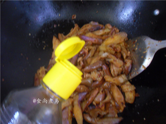 鱼香茄子煲步骤7