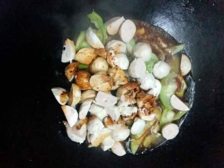 丝瓜炒肉丸步骤6