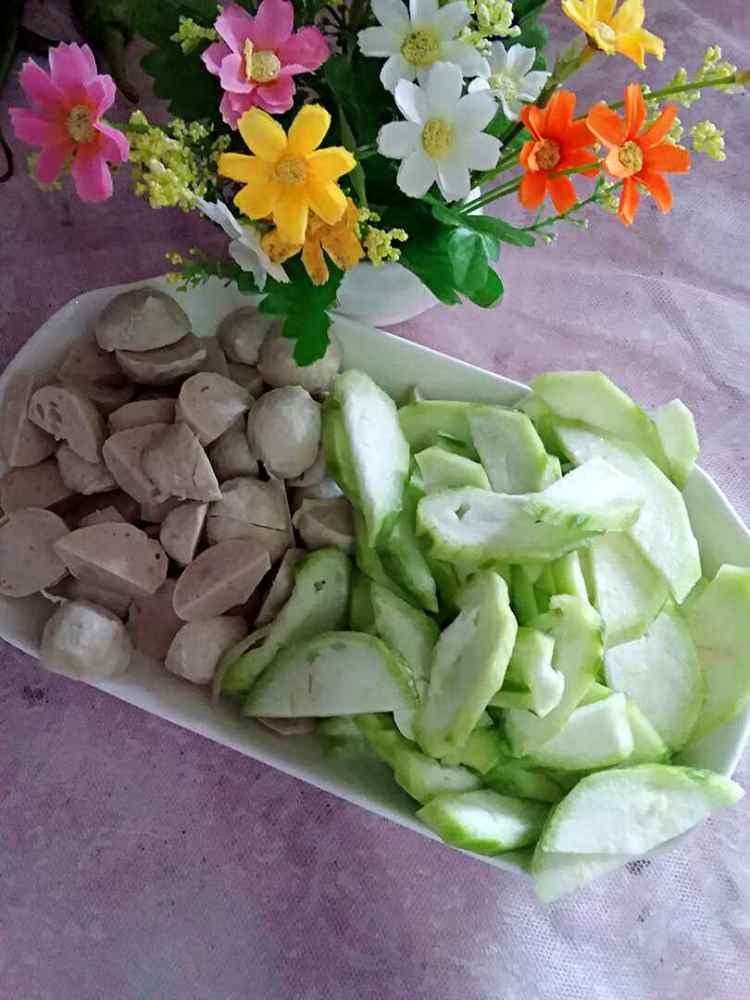 丝瓜炒肉丸步骤2
