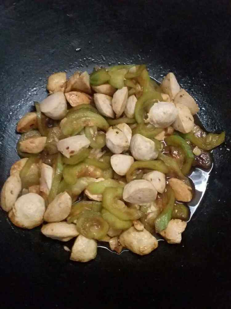 丝瓜炒肉丸步骤7