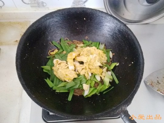 粉条炒鸡蛋步骤8
