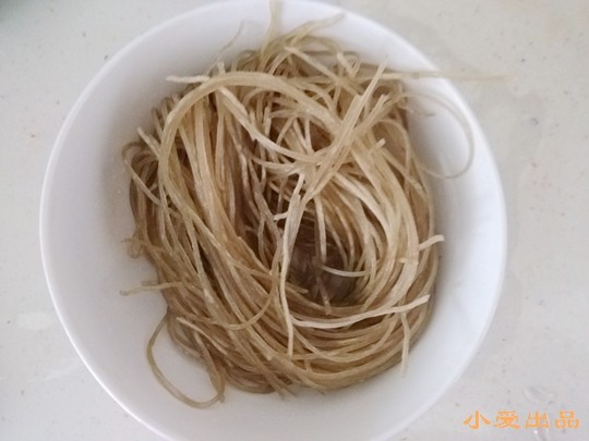 粉条炒鸡蛋步骤3