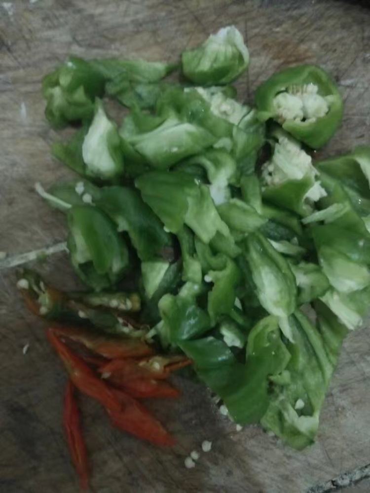 蒜苔炒鸡步骤4