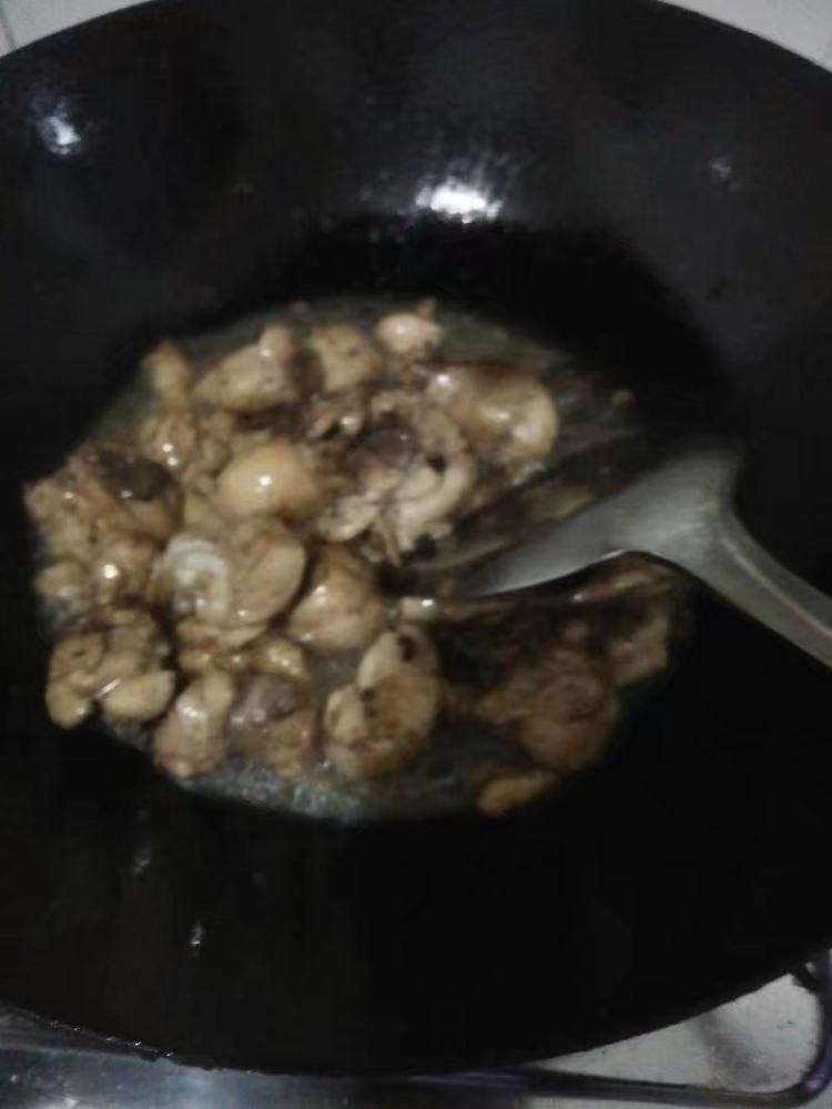 蒜苔炒鸡步骤6