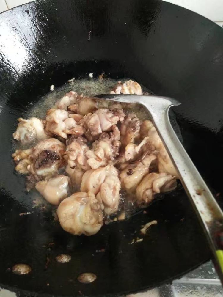 青椒炒鸡步骤6