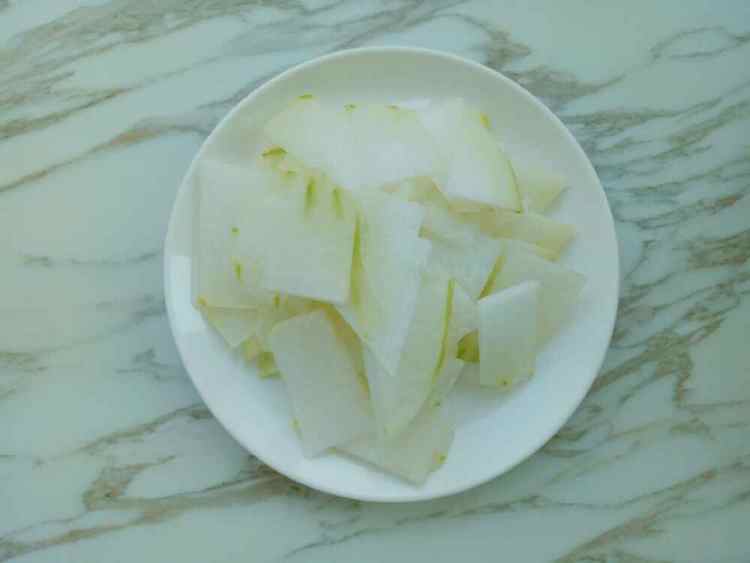 冬瓜鲫鱼汤步骤2