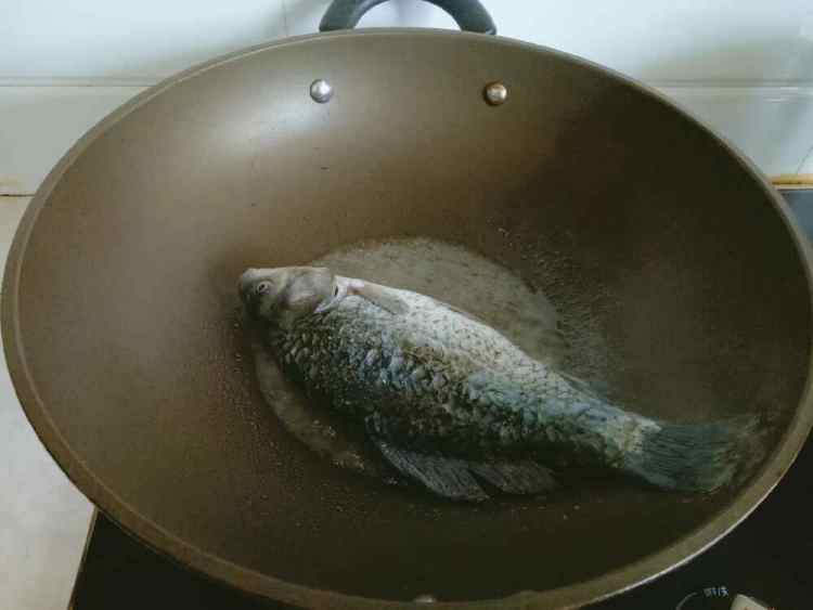 冬瓜鲫鱼汤步骤4