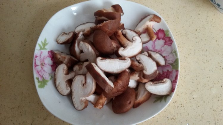 农家椒香豆豉烧芋艿步骤3