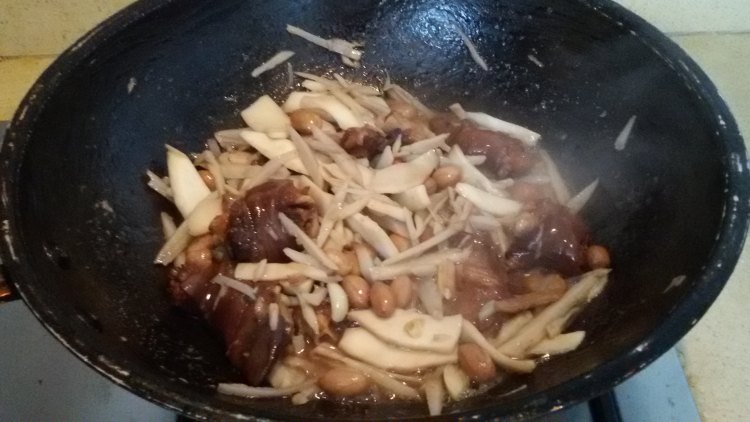 杏鲍菇炒炖肉步骤8
