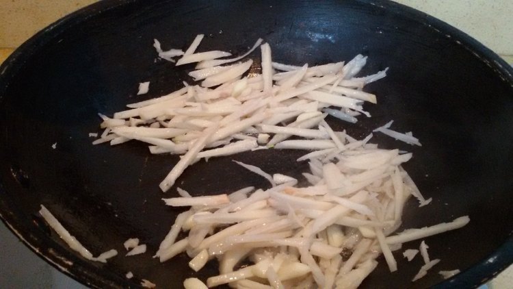 杏鲍菇炒炖肉步骤5