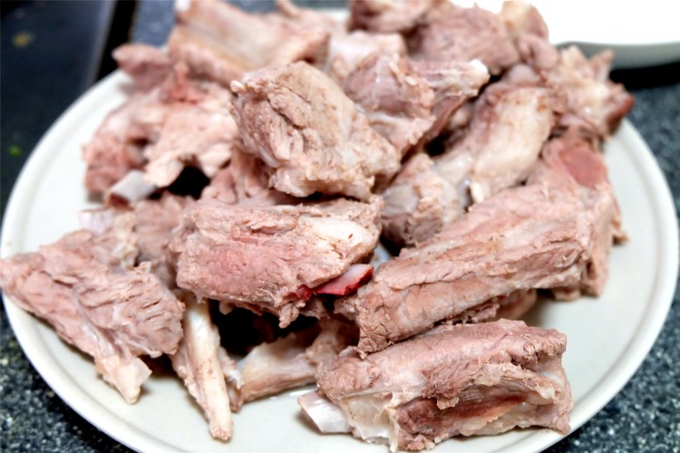 土豆胡萝卜炖排骨步骤3