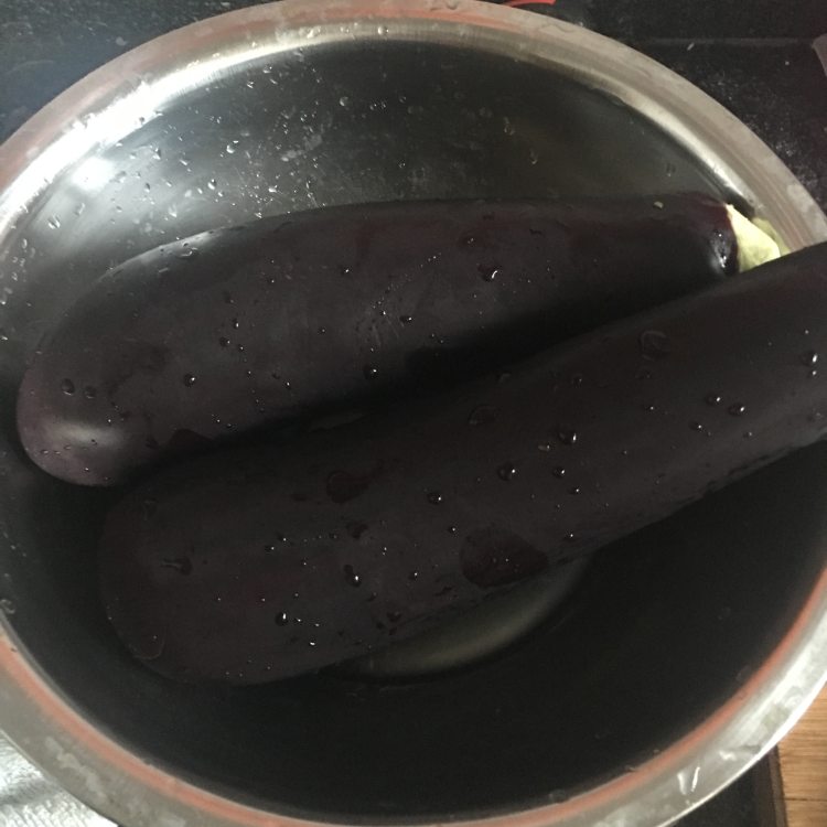 肉沫茄子步骤1