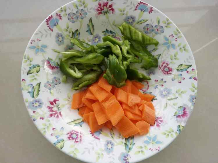 尖椒炒干豆腐步骤2