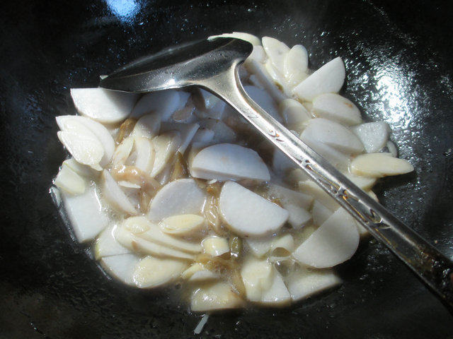 榨菜丝鞭笋香芋步骤6