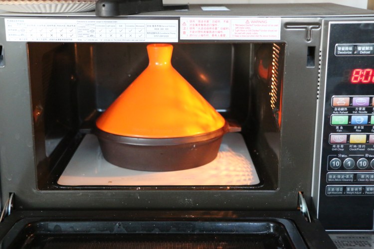塔吉锅蚝油菜花香干步骤9