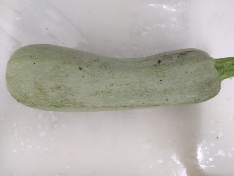 凉拌西葫芦步骤1