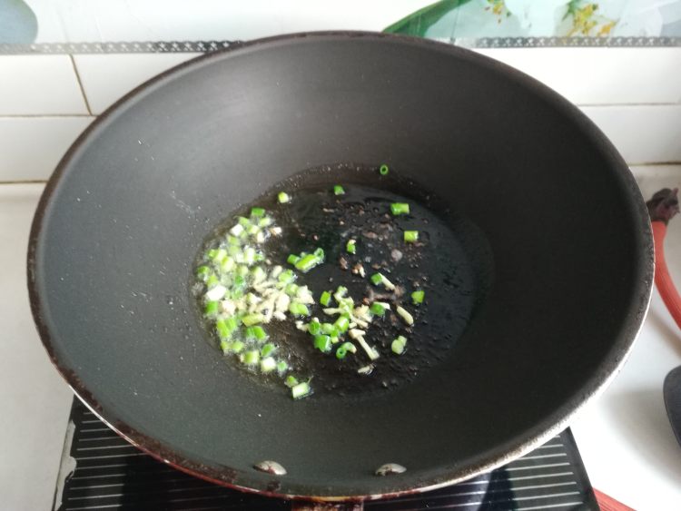 西葫芦肉酱面条步骤3