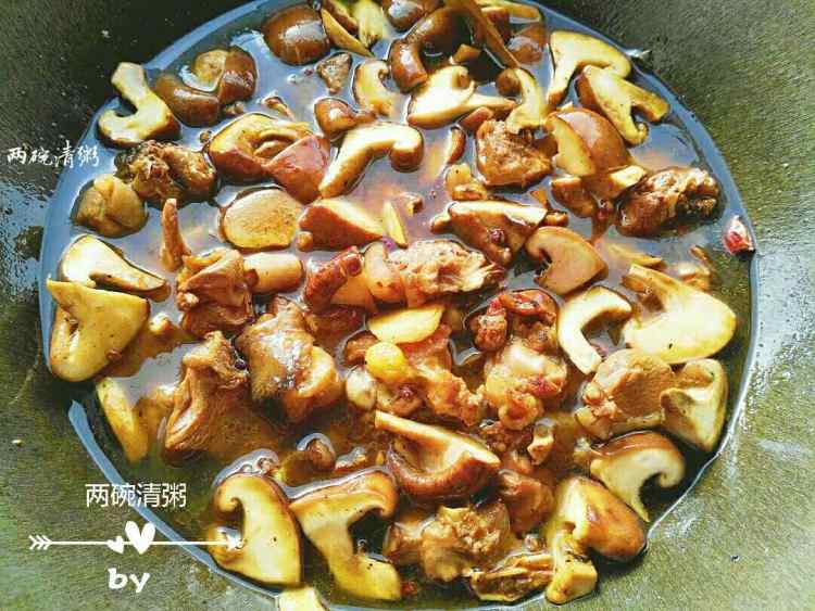 香菇烧鸡腿步骤7