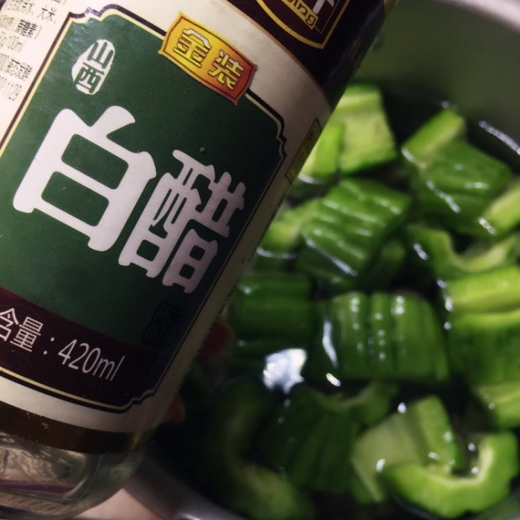 苦瓜排骨汤步骤5