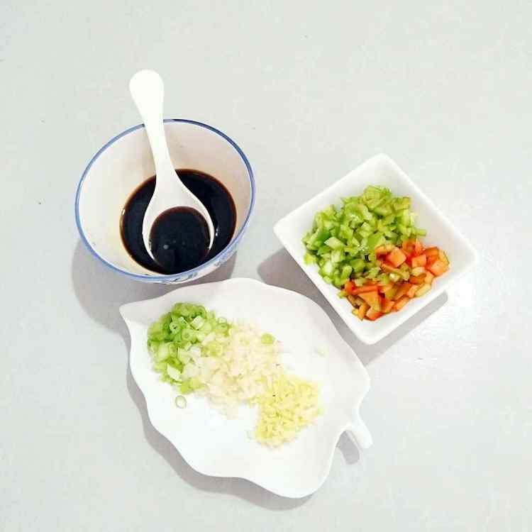 鱼香炒茄片步骤3
