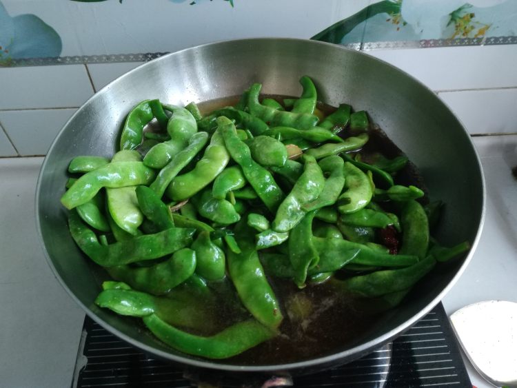 红烧鸡肉四季豆步骤7