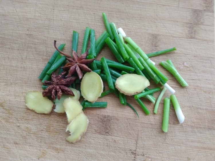 红烧鸡肉四季豆步骤2