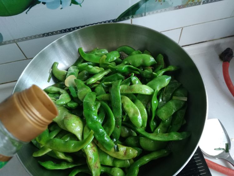 红烧鸡肉四季豆步骤6