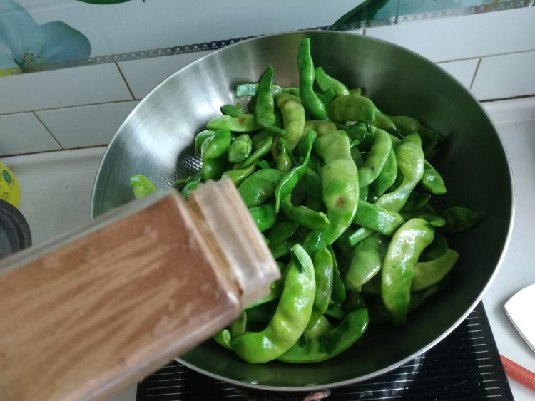 红烧鸡肉四季豆步骤5
