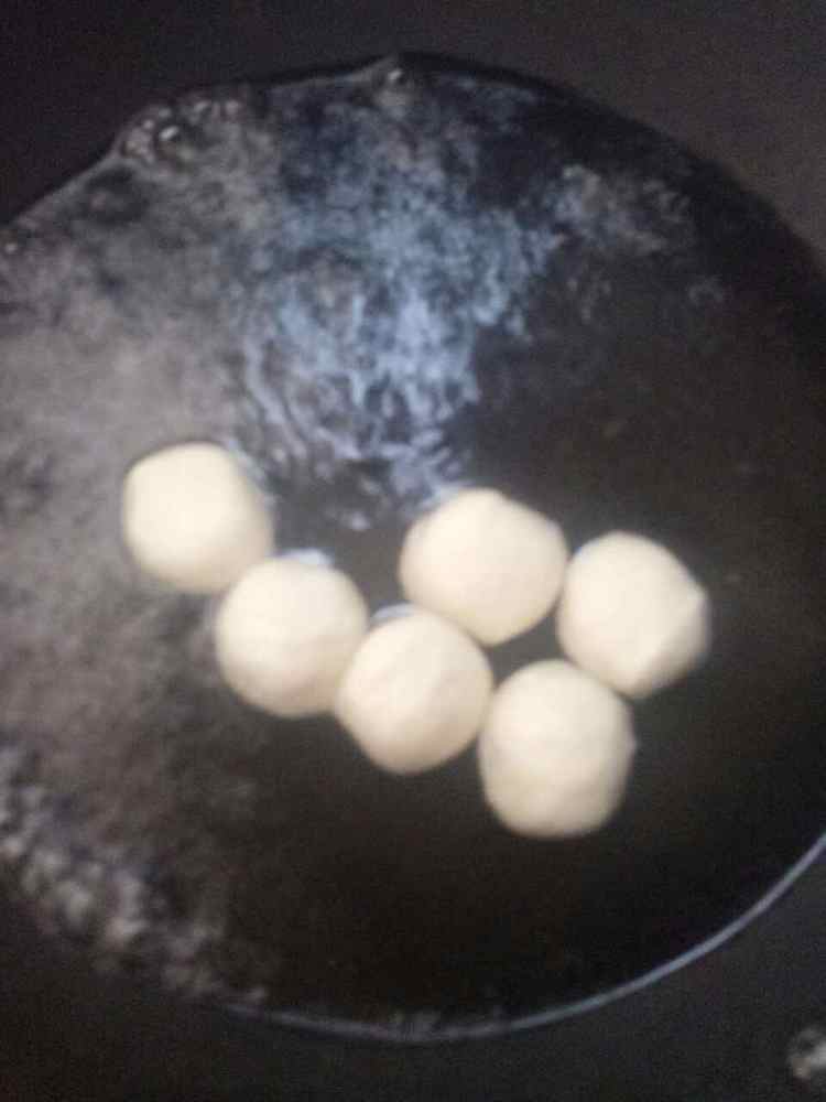 肉丸扒青菜步骤2