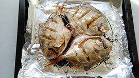 茶香熏鲳鱼步骤6
