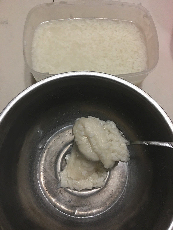 酒酿泡制酸菜步骤2