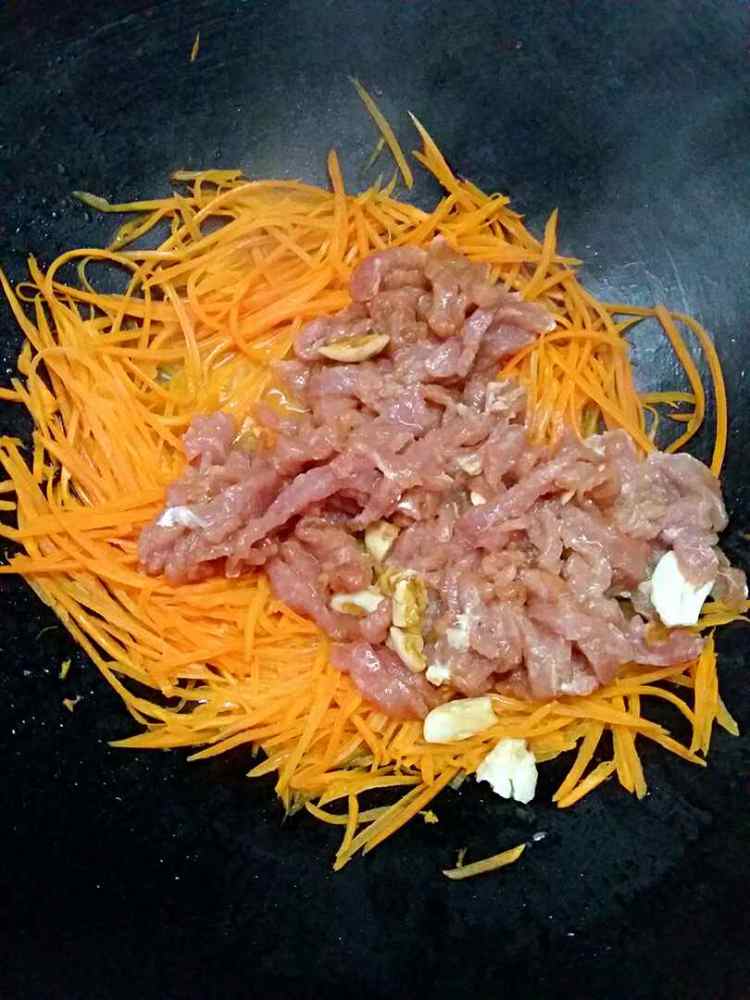胡罗卜炒肉丝步骤4