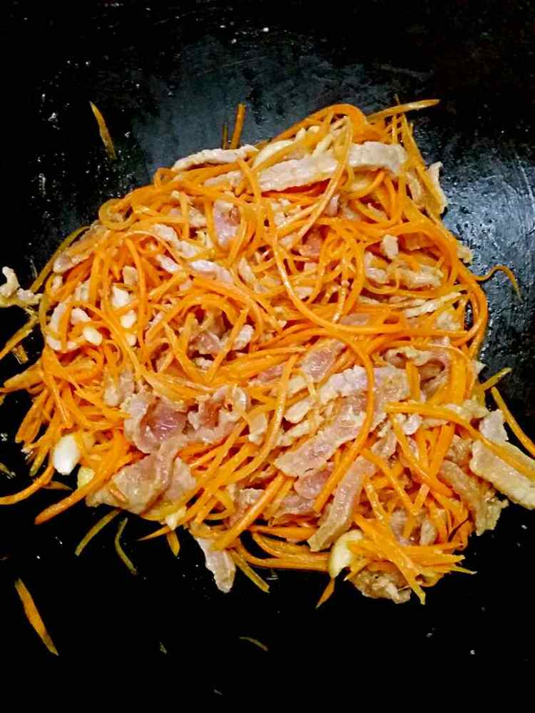 胡罗卜炒肉丝步骤5