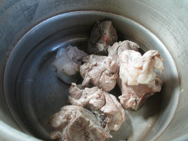 蒲瓜筒骨汤步骤2